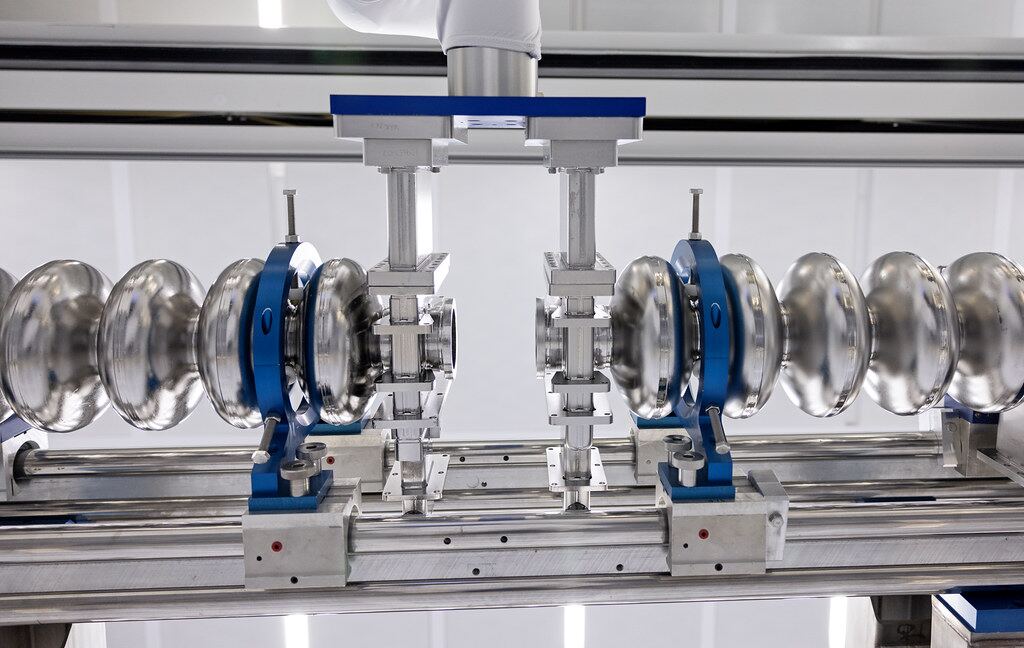 Automated robotic production cell